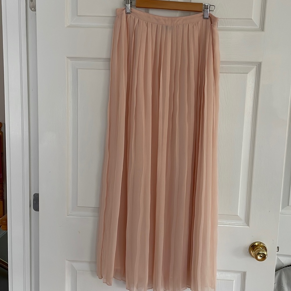 Pleated maxi skirt